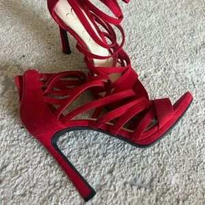 Jessica Simeon new heels